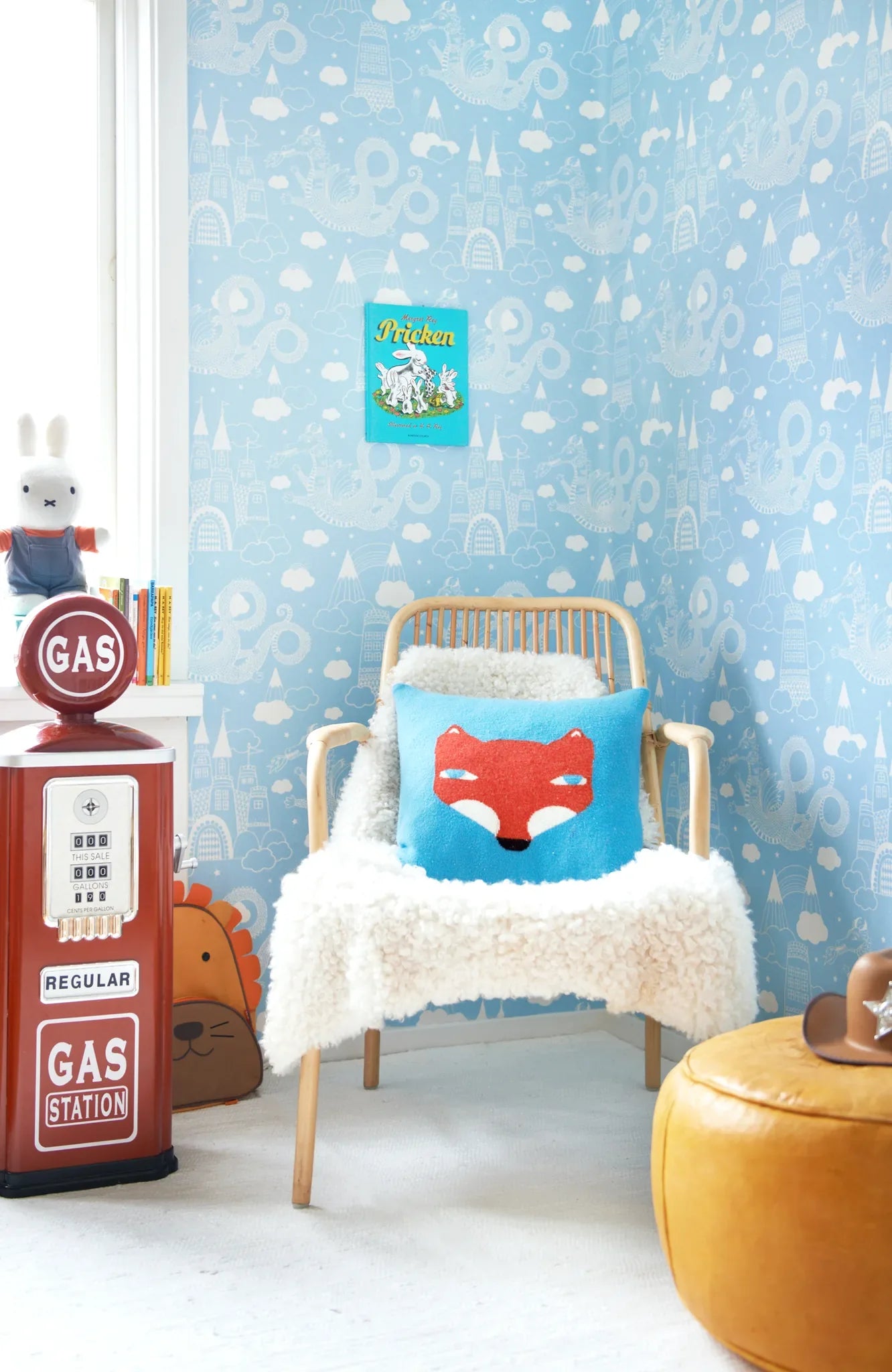 Majvillan Dragon sky lt blue behang sfeerbeeld kinderkamer detail