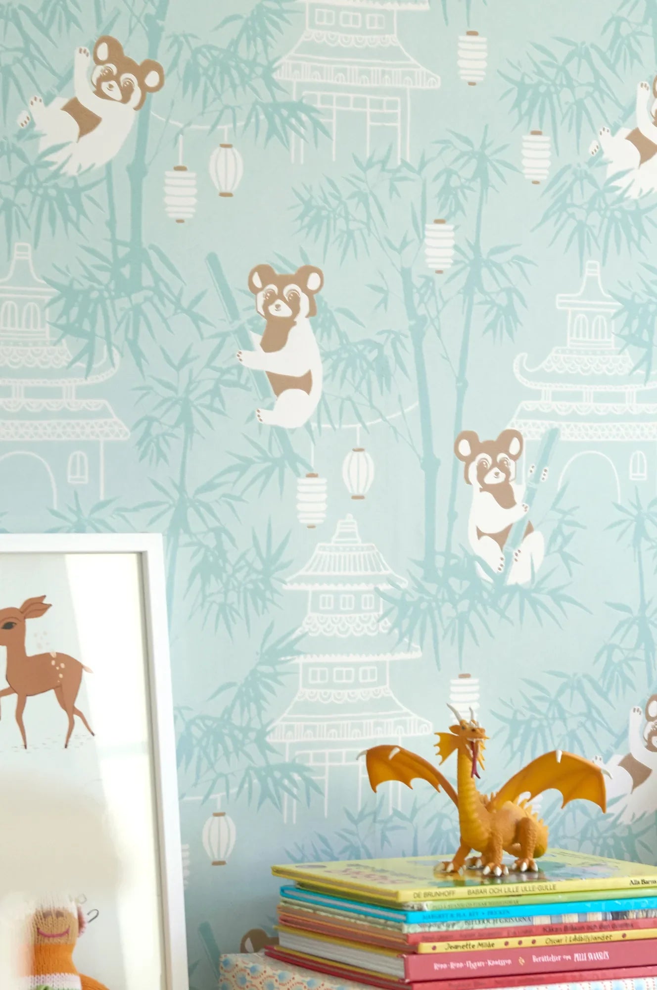 Majvillan Bambu turq behang sfeerbeeld kinderkamer detail