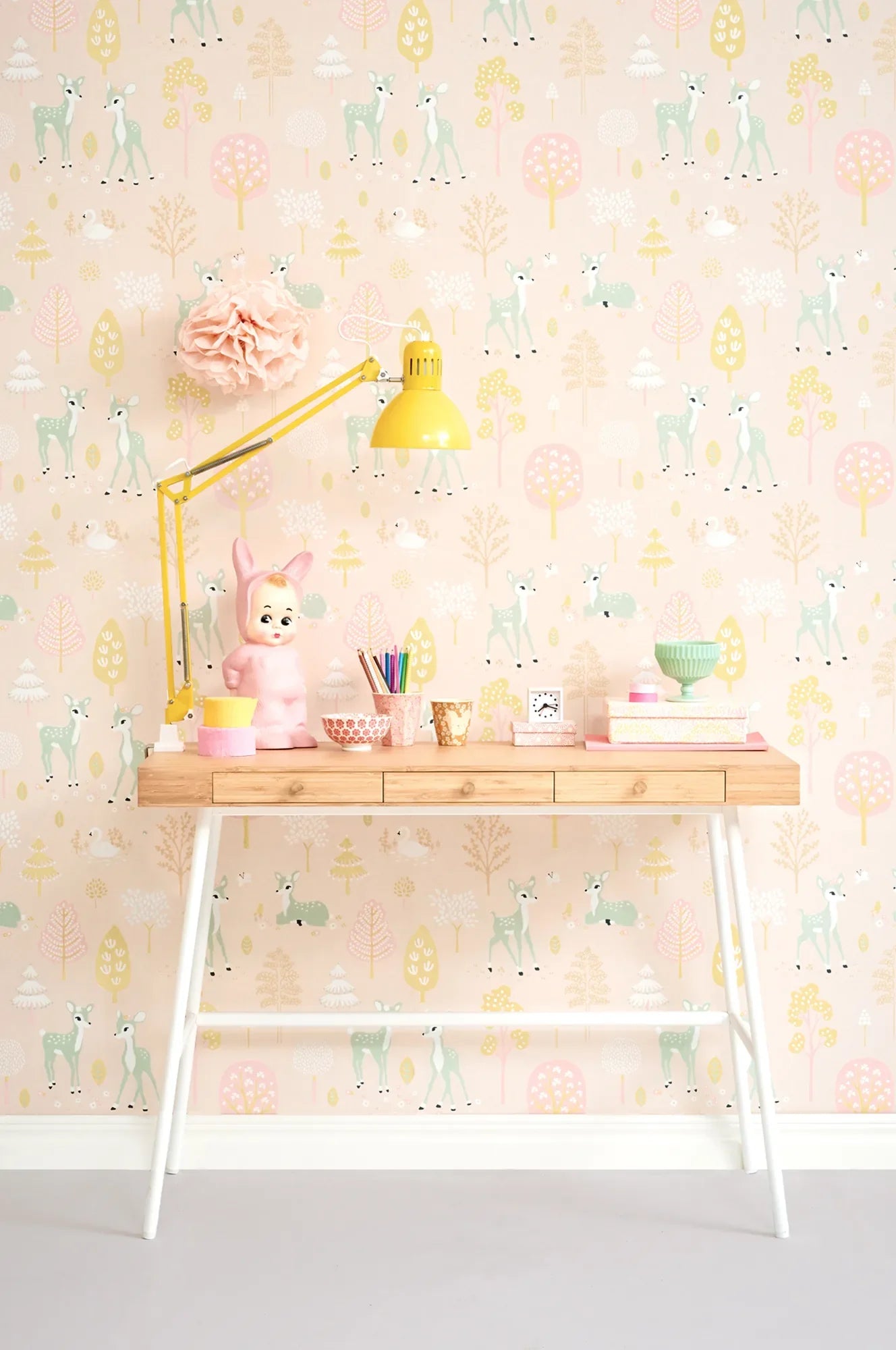 Majvillan Golden woods sweet pink behang sfeerbeeld kinderkamer detail
