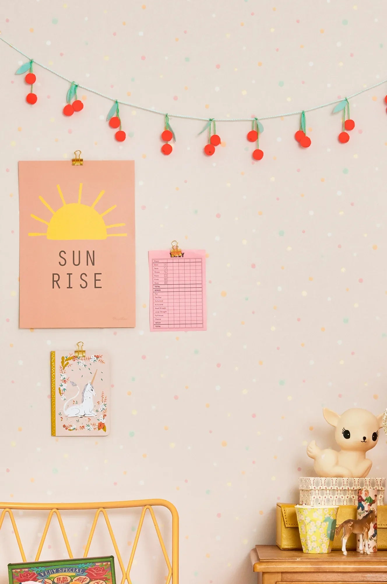 Majvillan Stardust lovely pastel pink behang sfeerbeeld kinderkamer detail