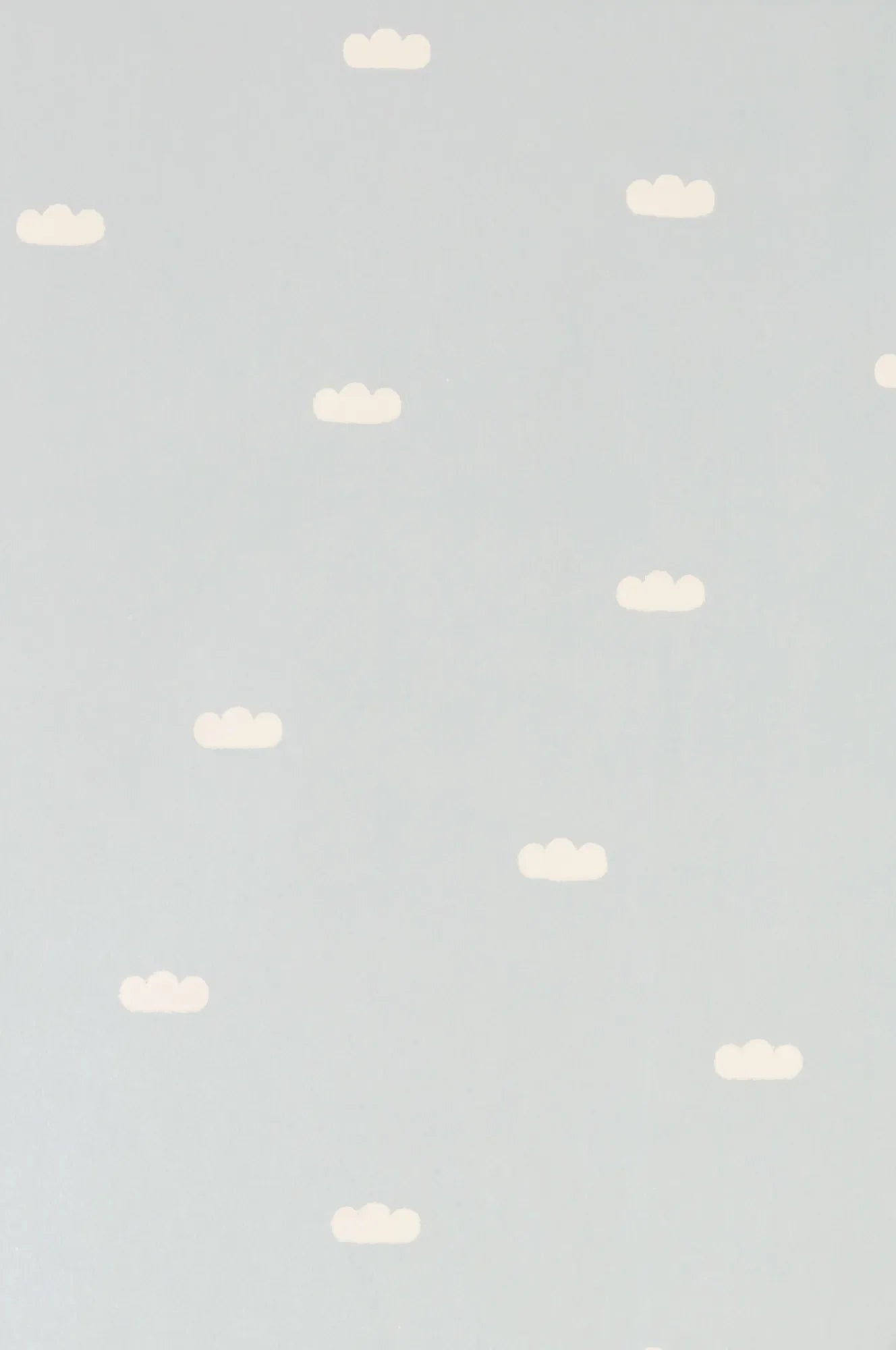 Majvillan Dreamy clouds dusty blue behang sfeerbeeld kinderkamer detail