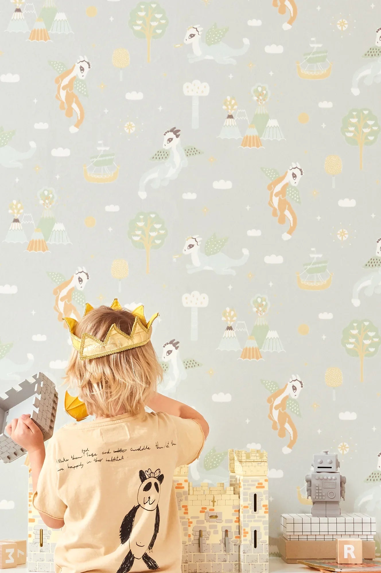 Majvillan Magical adventure soft grey behang sfeerbeeld kinderkamer detail