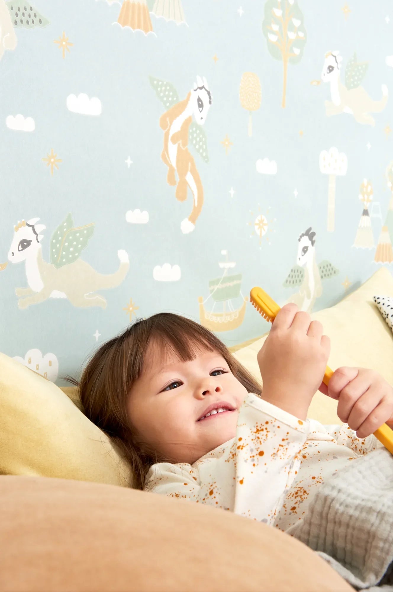 Majvillan Magical adventure dusty blue behang sfeerbeeld kinderkamer detail