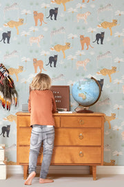 Majvillan Black panther behang in twilight blue kleur in sfeervolle Scandinavische kinderkamer