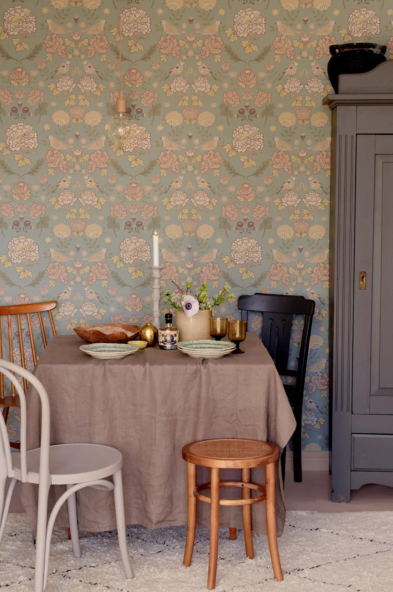Majvillan June sage green behang sfeerbeeld kinderkamer detail