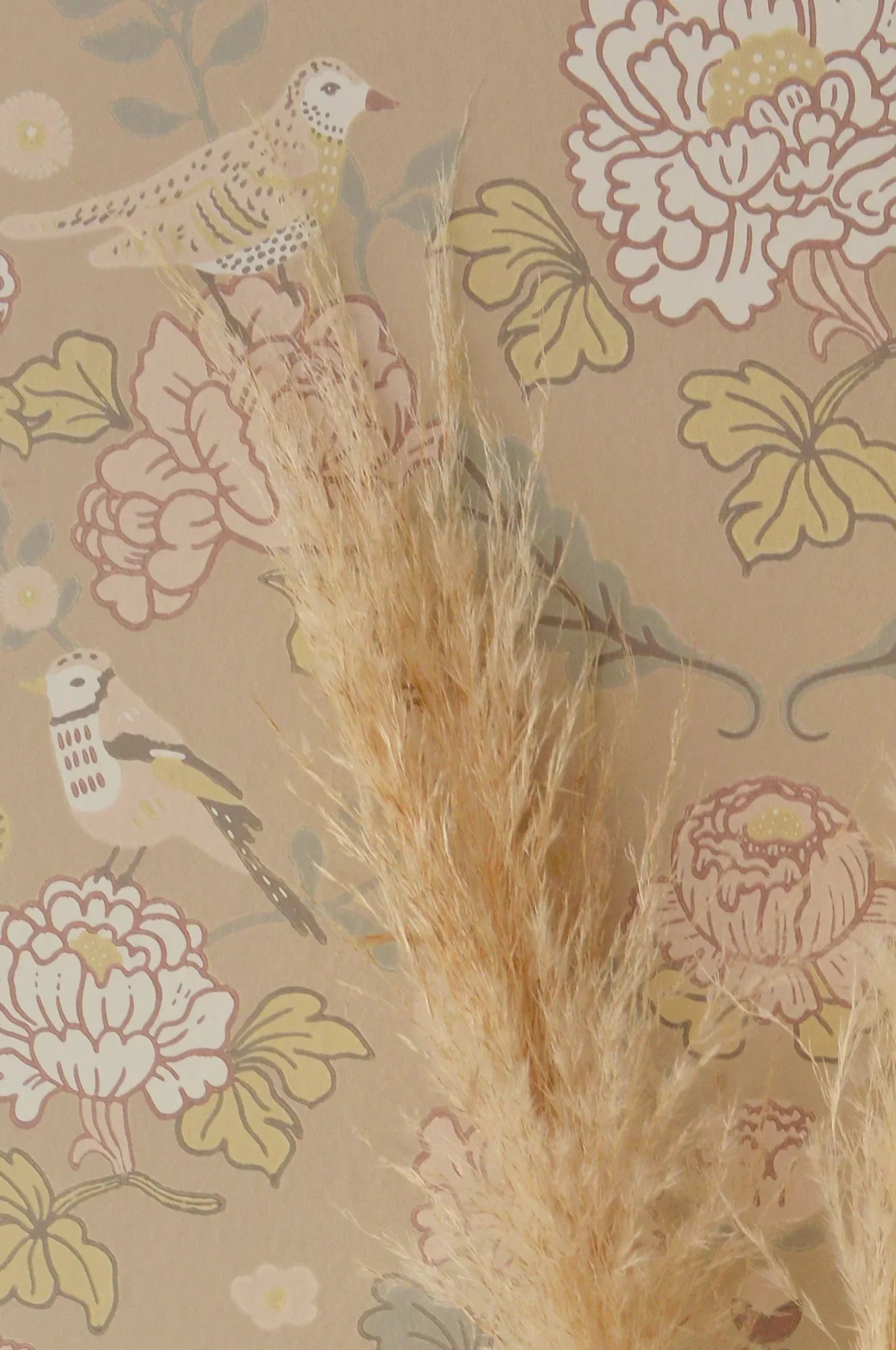 Majvillan June honey beige behang sfeerbeeld kinderkamer detail