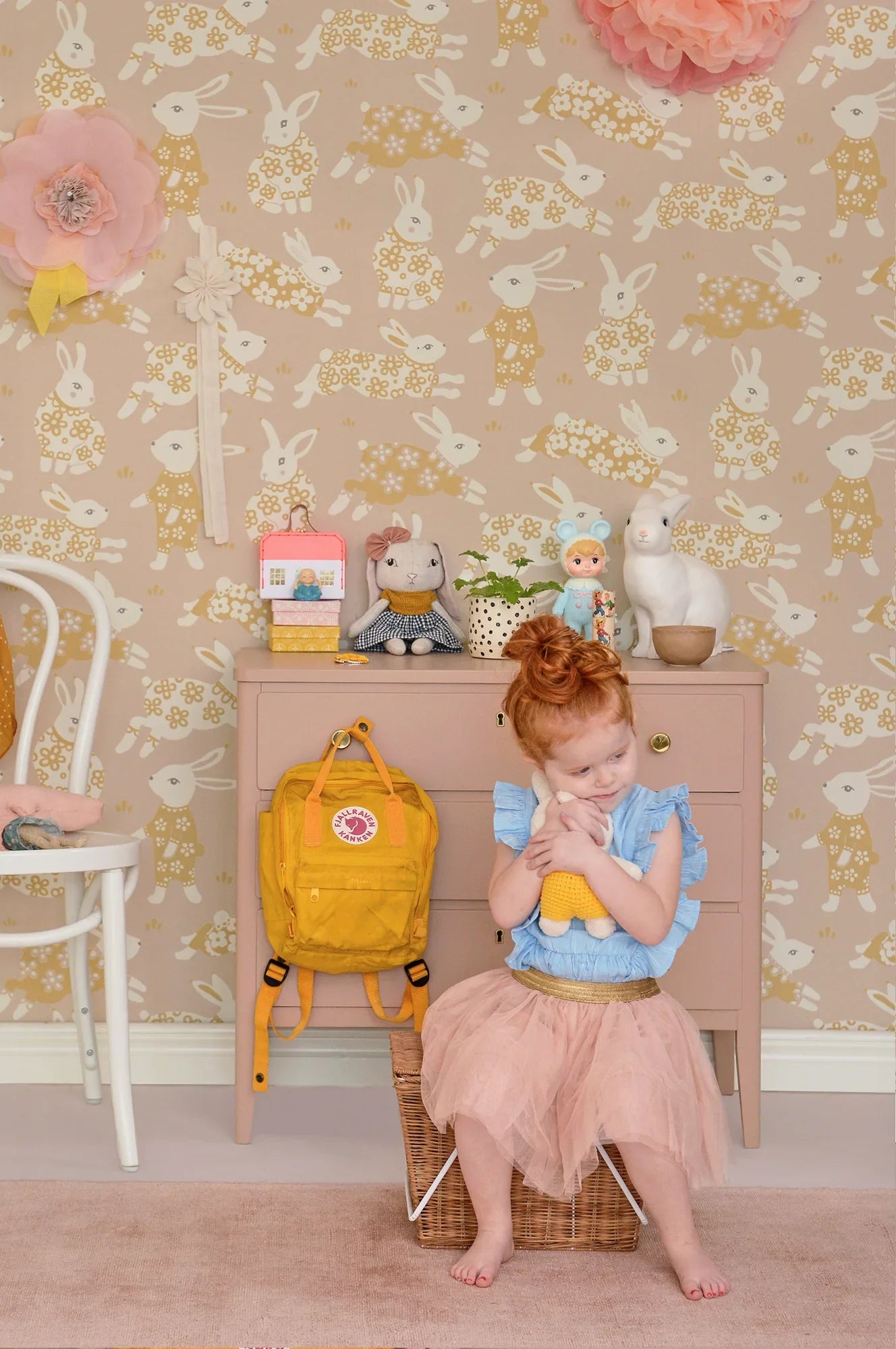 Majvillan Garden party dusty blush pink behang sfeerbeeld kinderkamer detail