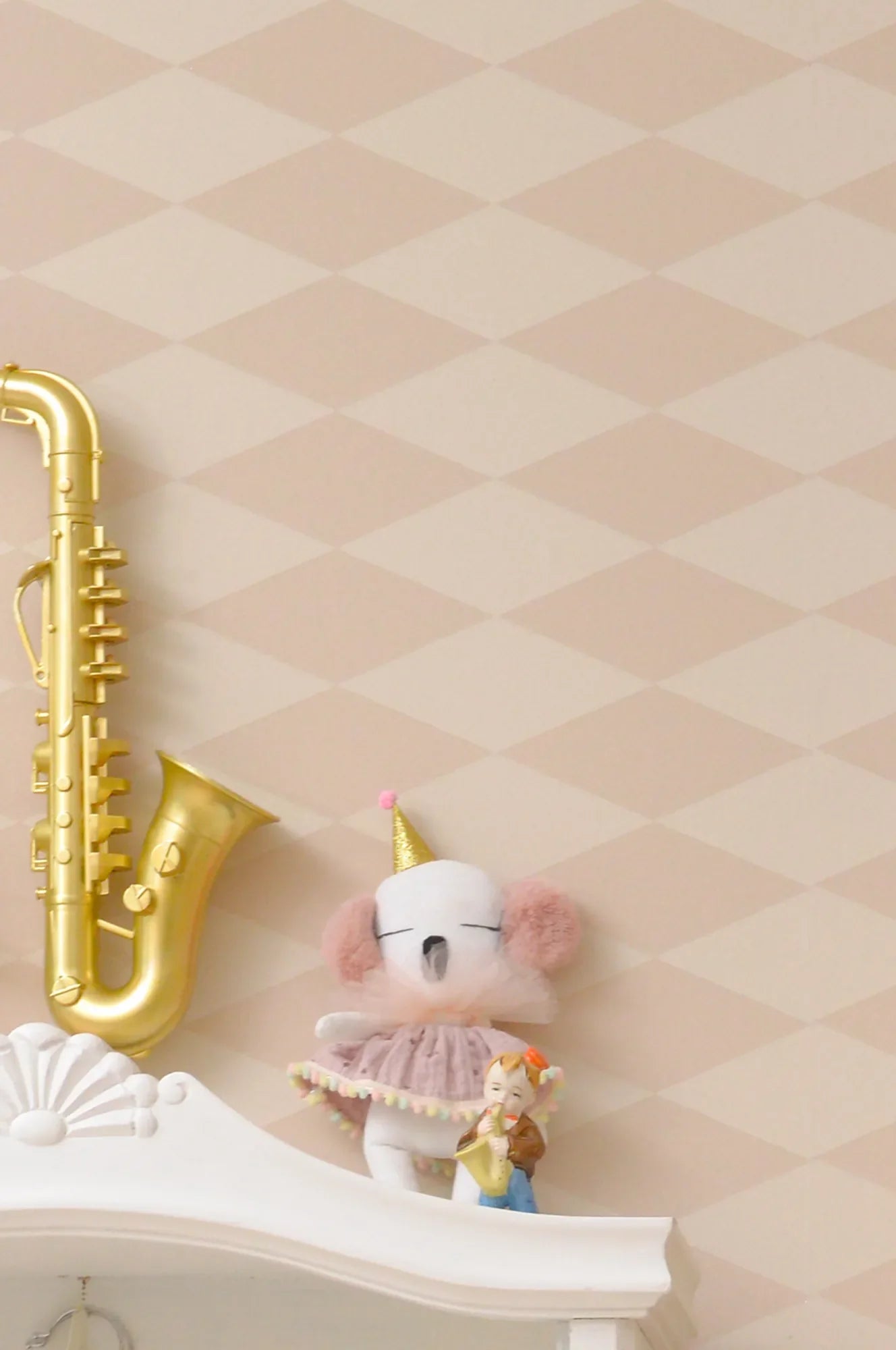 Majvillan Copenhagen beige pink behang sfeerbeeld kinderkamer detail