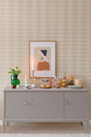 Majvillan Copenhagen behang in beige green kleur in sfeervolle Scandinavische kinderkamer