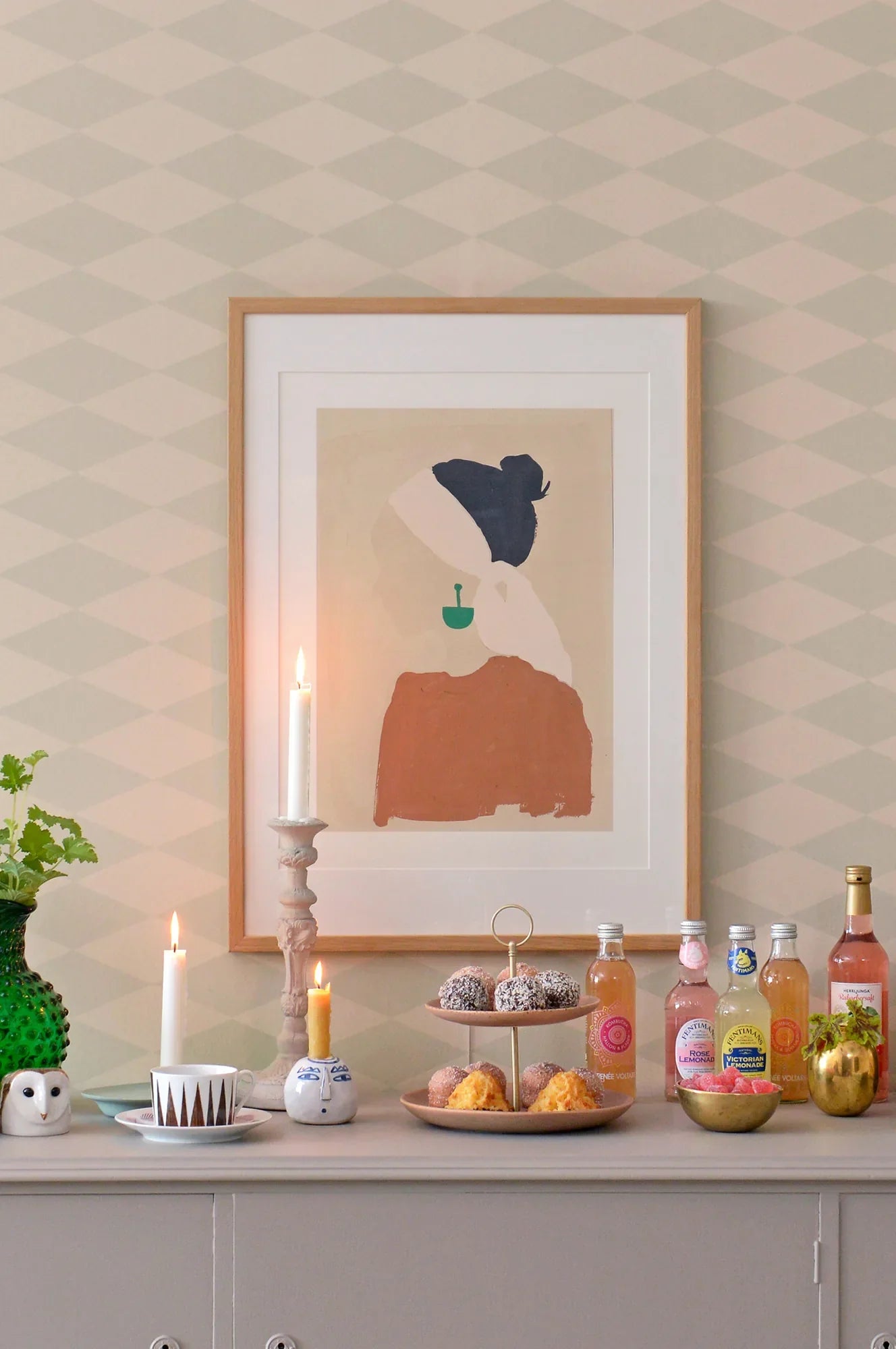 Majvillan Copenhagen beige green behang sfeerbeeld kinderkamer detail