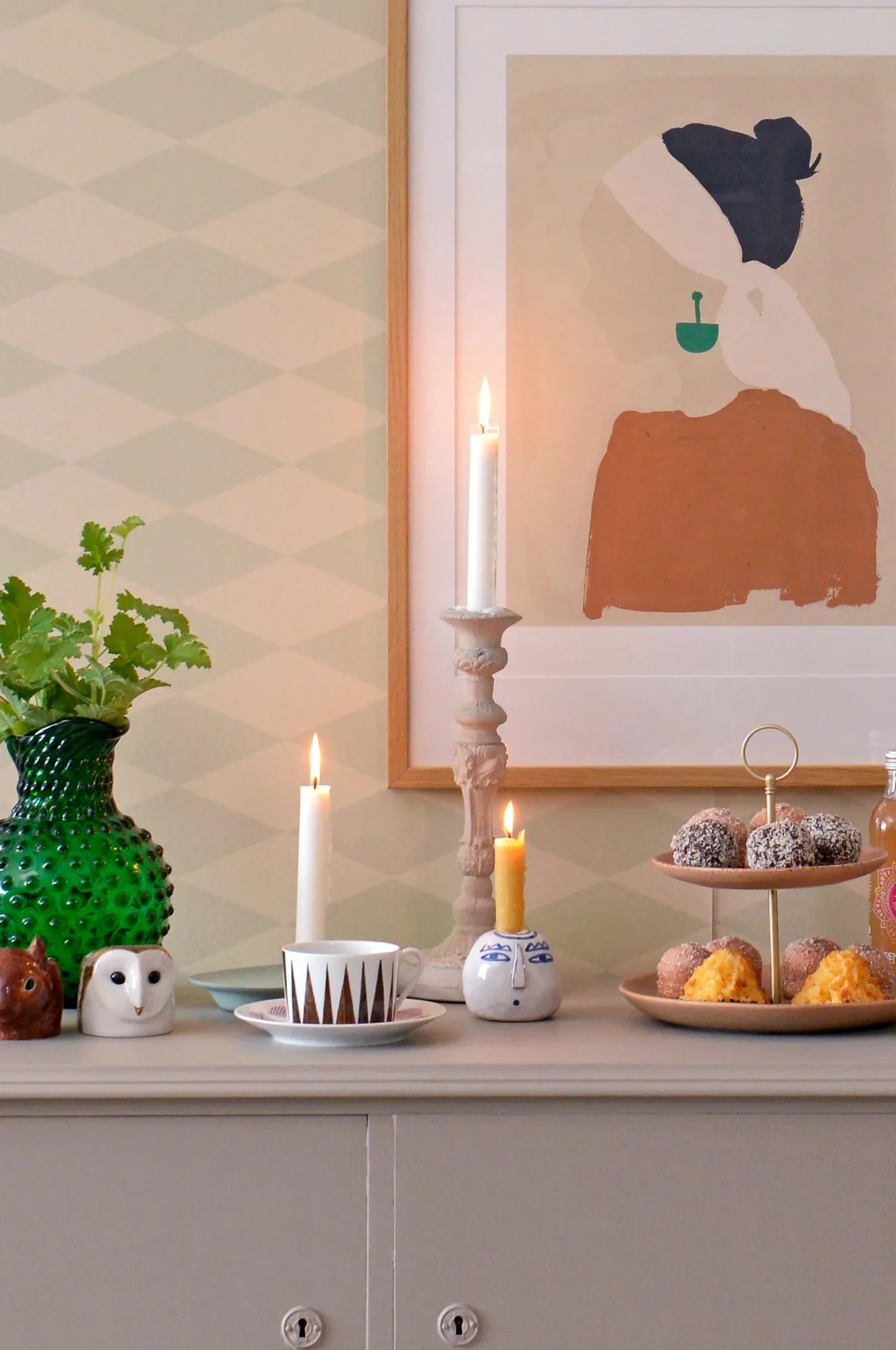 Majvillan Copenhagen beige green behang sfeerbeeld kinderkamer detail