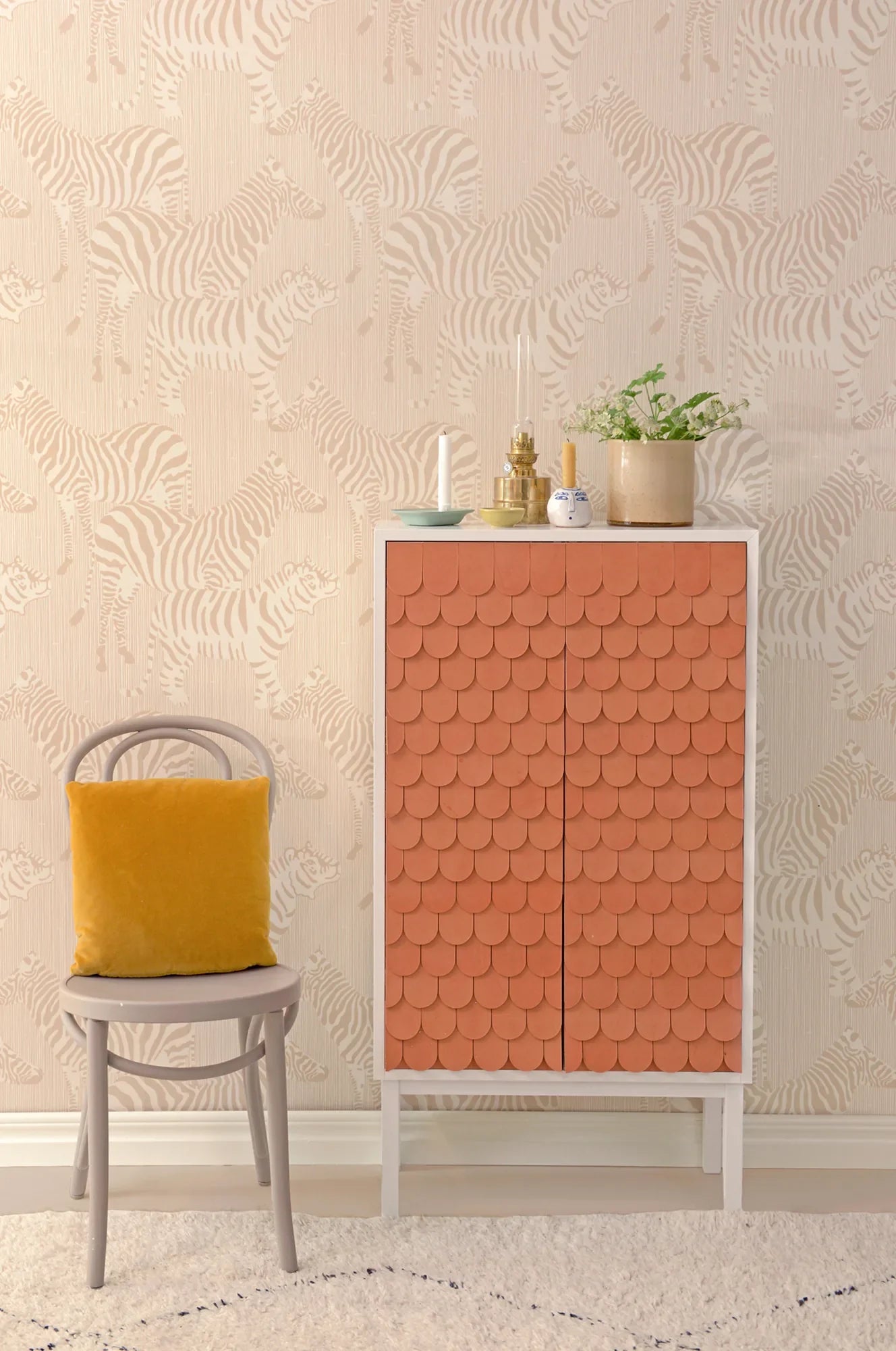 Majvillan Safari stripes dusty beige behang sfeerbeeld kinderkamer detail