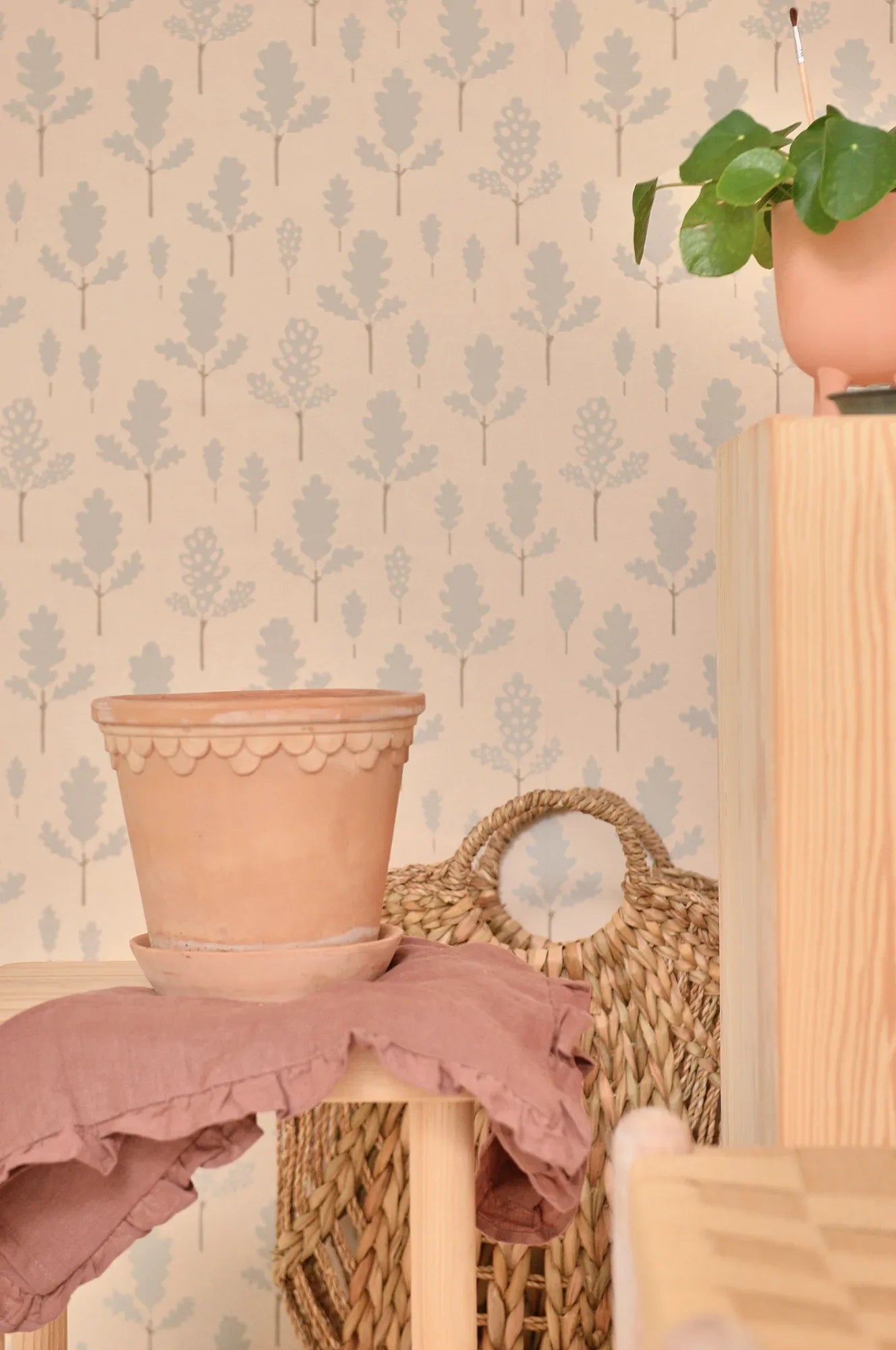 Majvillan Oak nature beige behang sfeerbeeld kinderkamer detail
