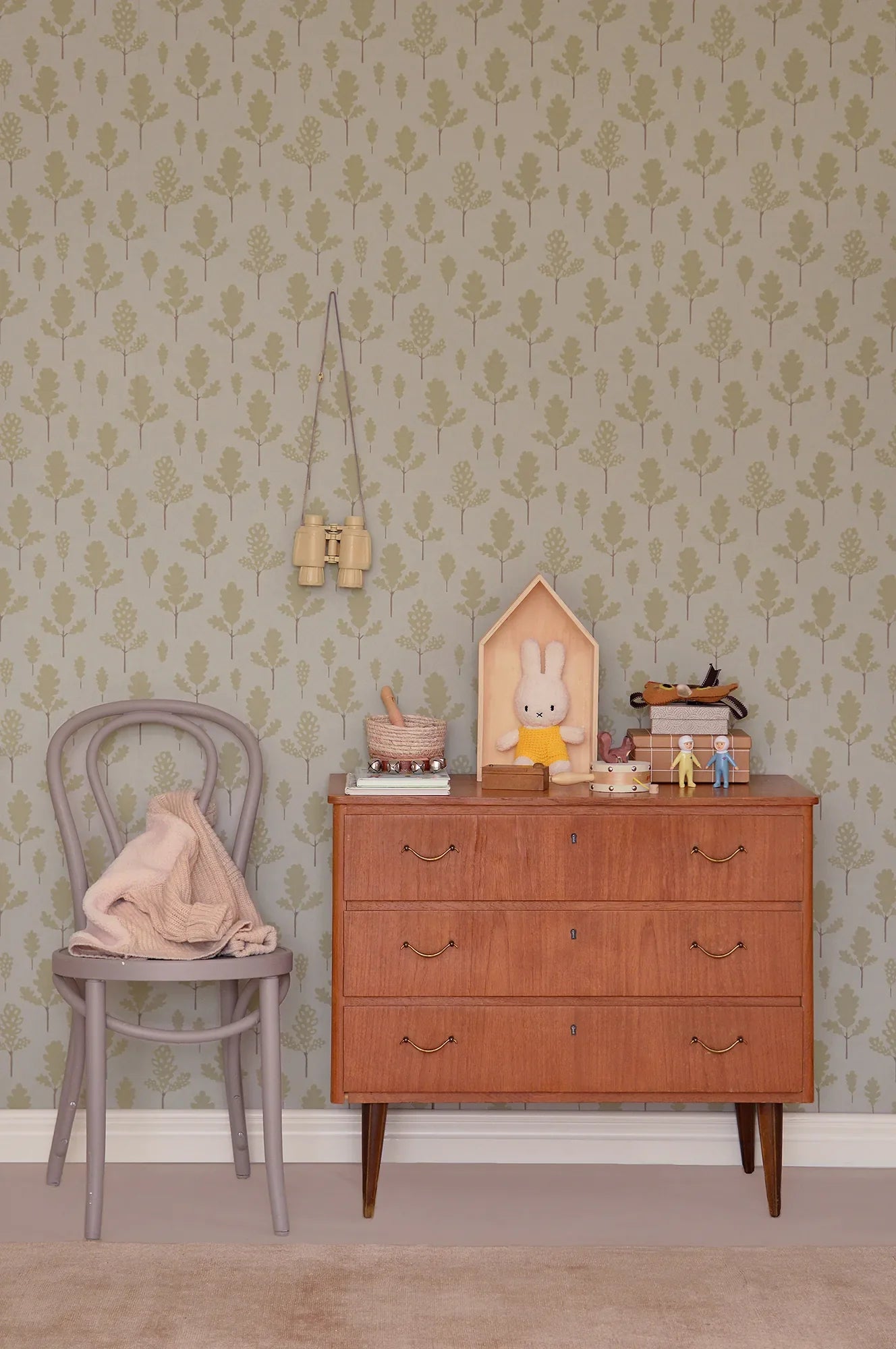 Majvillan Oak greige blue behang sfeerbeeld kinderkamer detail