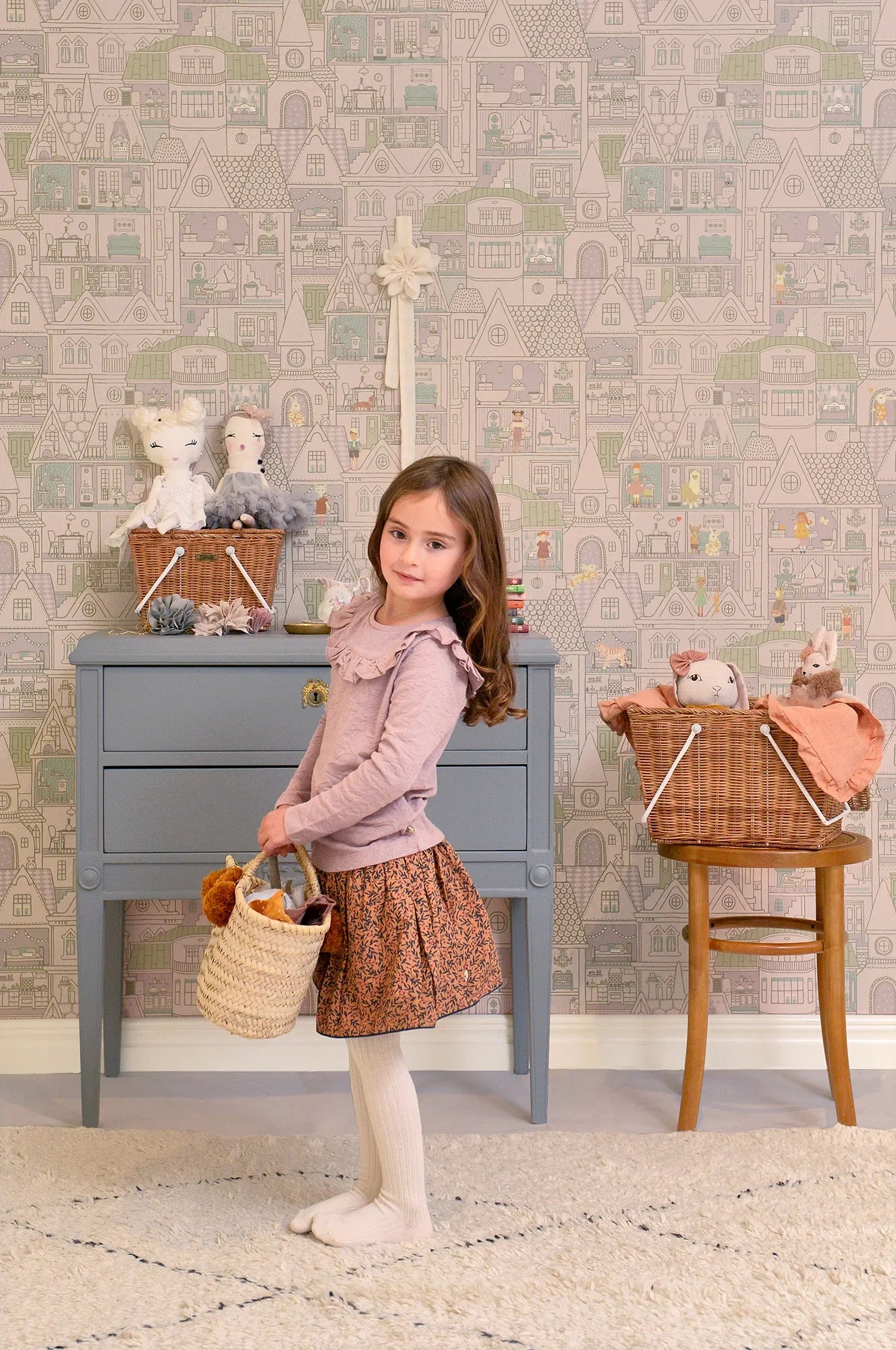 Majvillan Dollhouse soft lilac behang sfeerbeeld kinderkamer detail