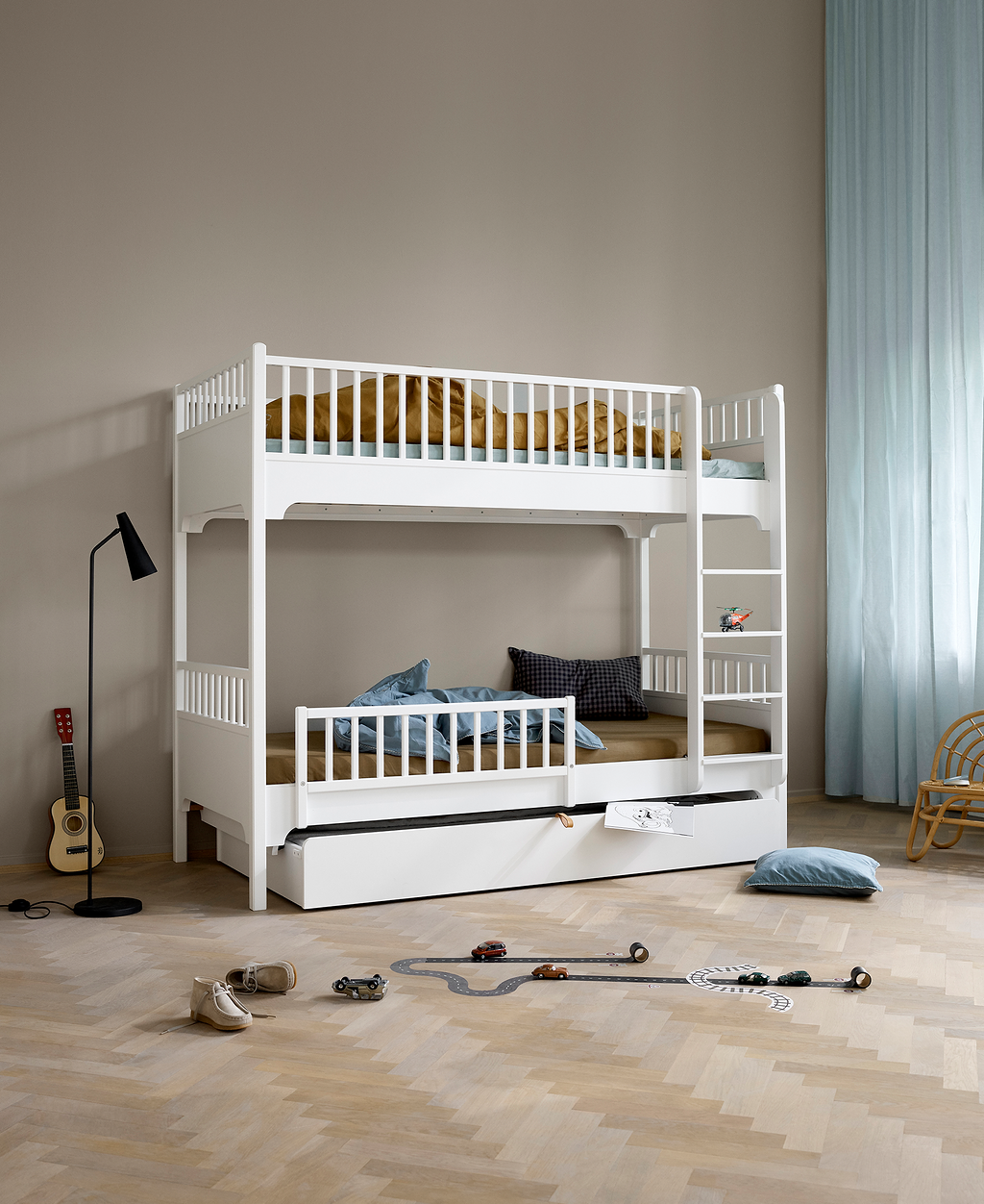 Seaside Classic Bunk Bed With Vertical Ladder