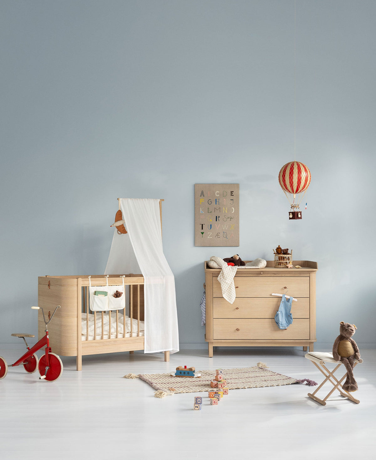 Wood Mini+ Cot Bed Excl. Junior Kit Oak