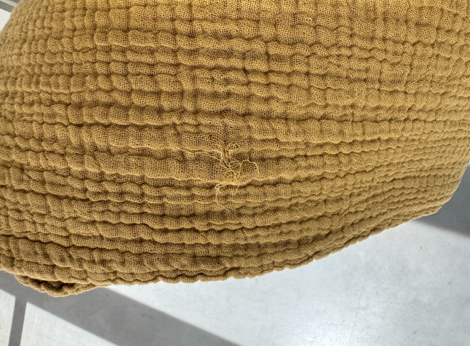 Buitenkansje: Plaid Plouf Butternut Met Klein Defect