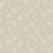 Boråstapeter Hip Rose — Woodland vliesbehang in beige, sfeervolle slaapkamer