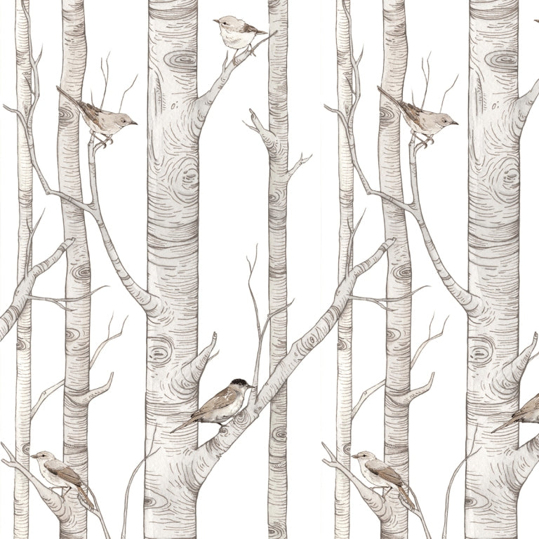 Dekornik Behang Birch Forest — Een sereen behang met slanke berkenbomen en zachte bostinten, perfect voor een kalme, natuurlijke kinderkamer. Close-up van de illustraties en texturen.