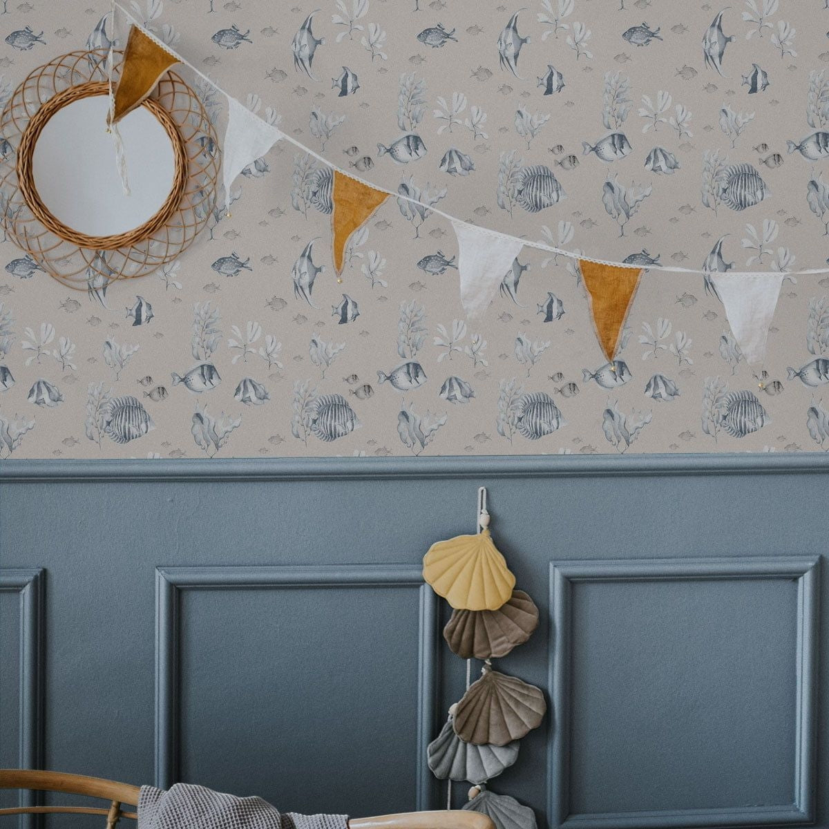 Blue & White Beige Fish Behang