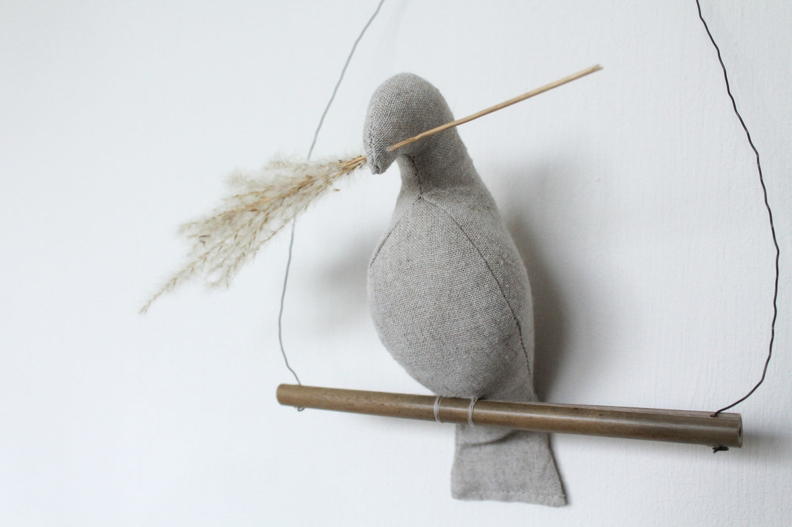 Mama Bird Natural Linnen Reed Grass