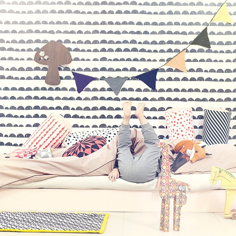 Buitenkansje: Half Moon Wallpaper Black