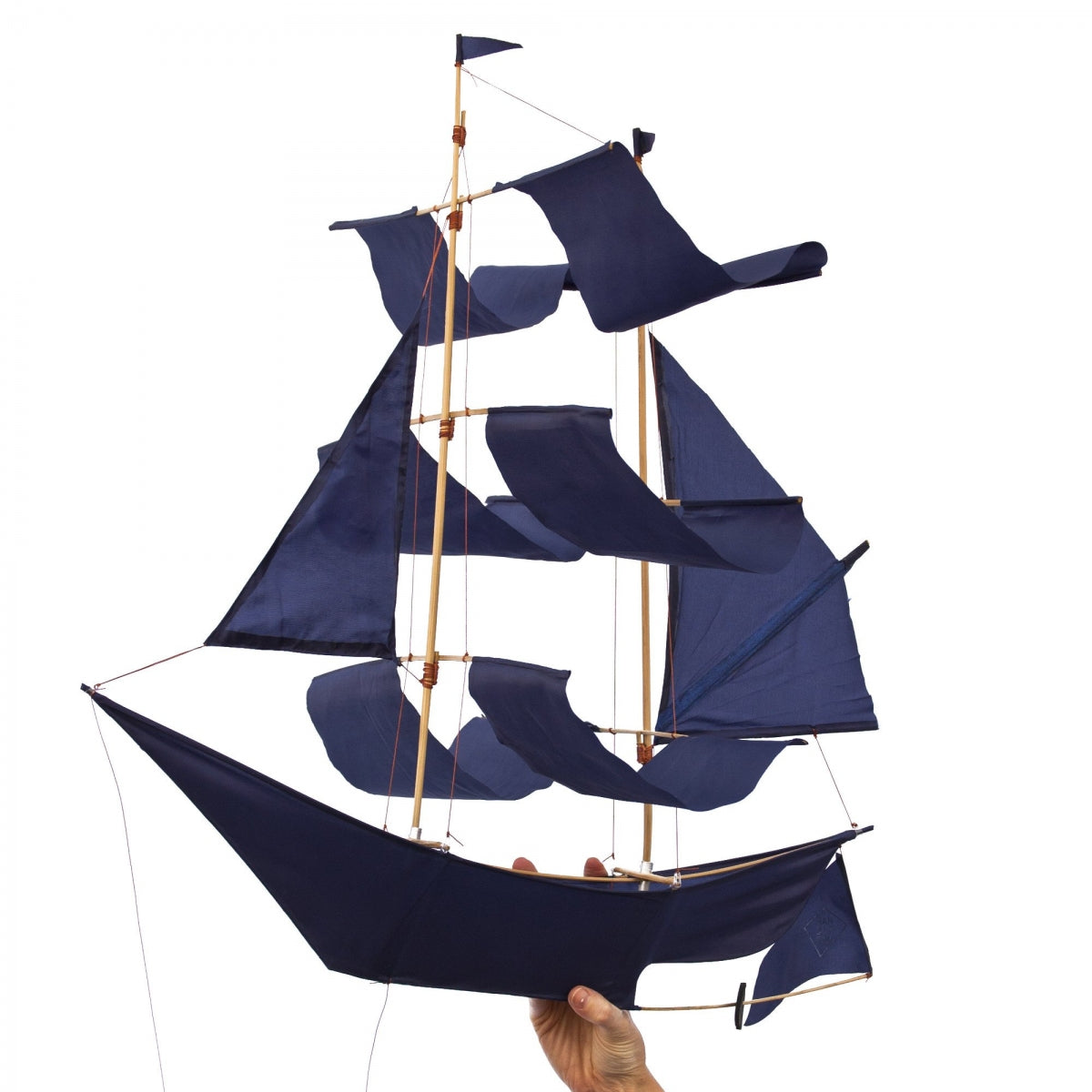 Haptic Lab Sailing Ship Kite Indigo — handgemaakte vlieger én babymobiel in één, gemaakt door Balinese ambachtslieden