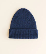 HVID beanie Fonzie ADULT in blue — productfoto op witte achtergrond, gemaakt van Belgische merinowol bij Lidor