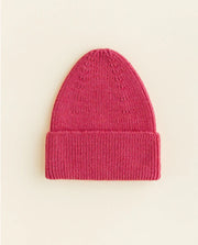 HVID beanie Fonzie 4m-18m in lollipop — productfoto op witte achtergrond, gemaakt van Belgische merinowol bij Lidor