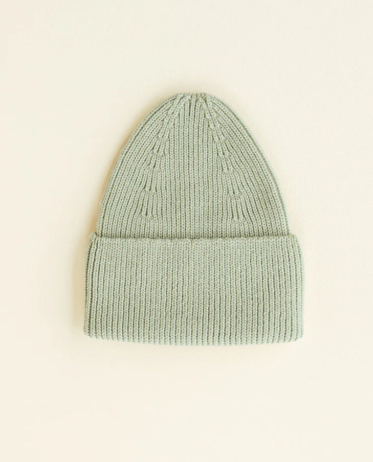 HVID beanie Fonzie 4m-18m in mint — productfoto op witte achtergrond, gemaakt van Belgische merinowol bij Lidor
