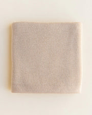 HVID blanket Felix in oat — productfoto op witte achtergrond, gemaakt van Belgische merinowol bij Lidor
