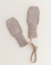HVID mittens Fiza 6m-2y in sand — productfoto op witte achtergrond, gemaakt van Belgische merinowol bij Lidor