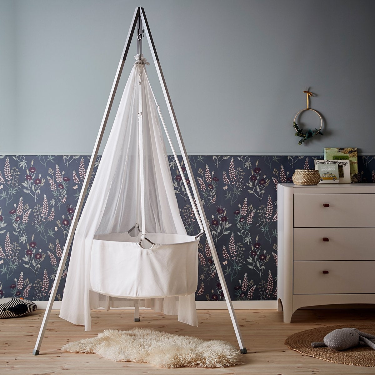 Leander Cradle Frame White