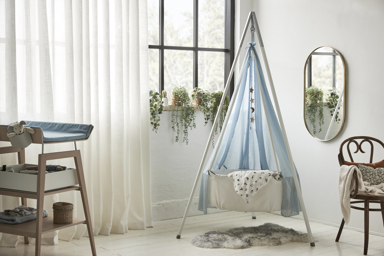 Leander Cradle Incl. Mattress White