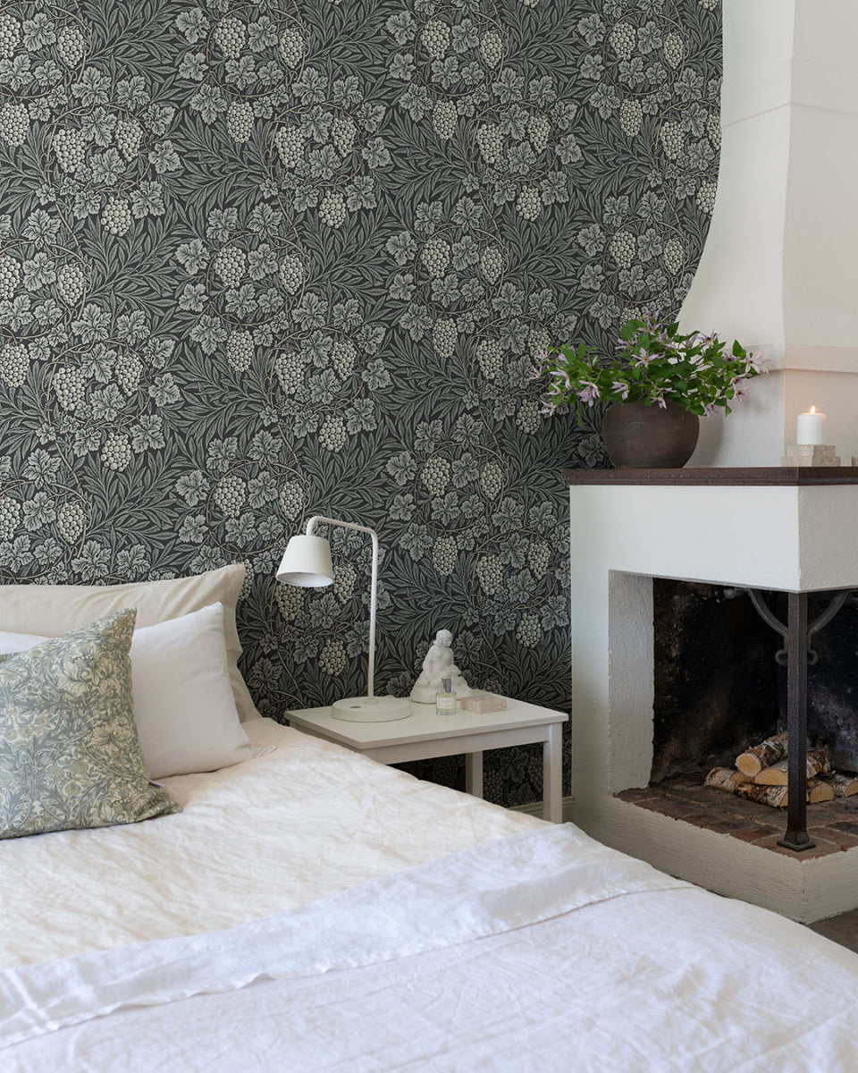William Morris - Hidden Treasures Vine 82021