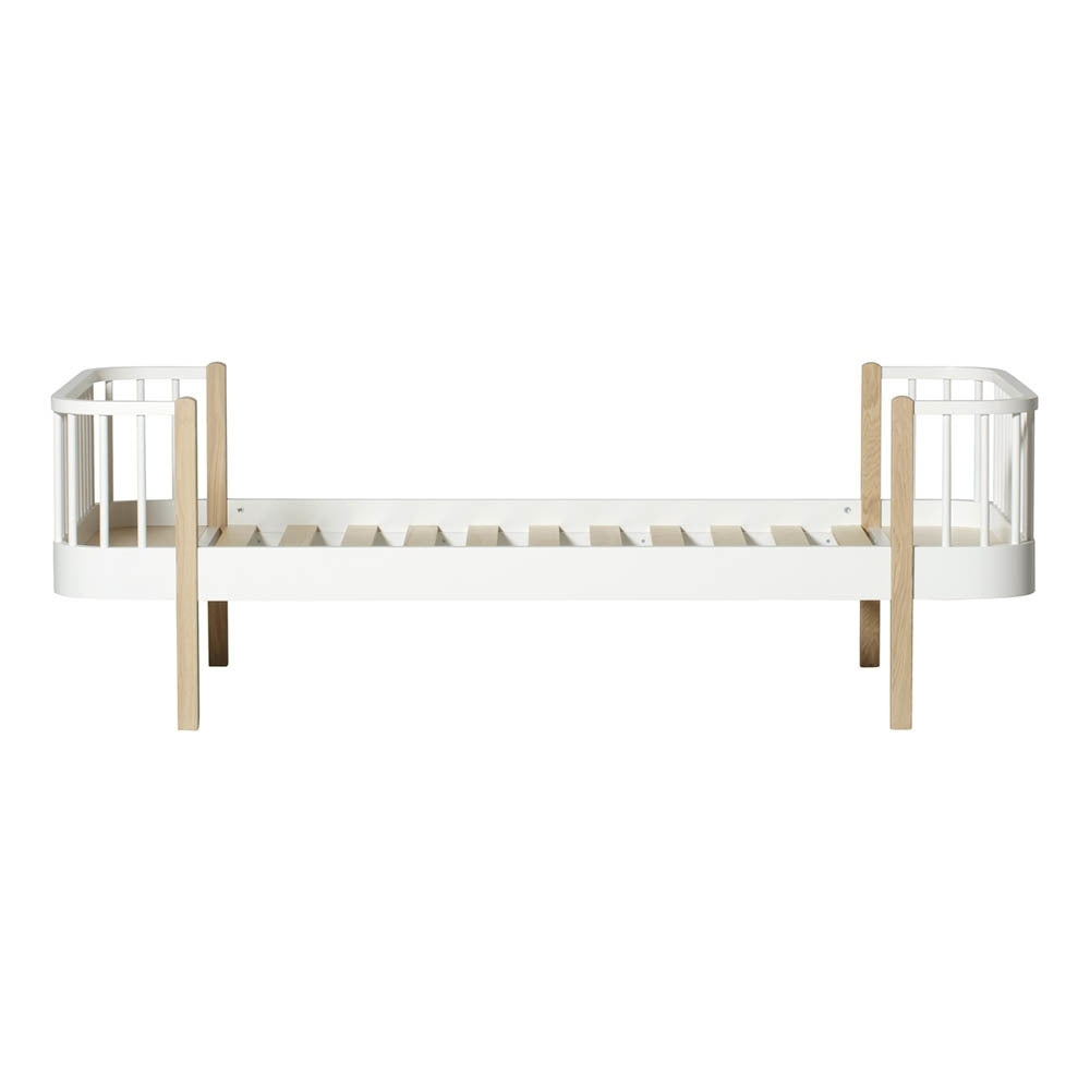Oliver Furniture Conversion Kit Wood Junior Bed To Bed tijdens de transformatie van een Oliver Furniture meegroeibed