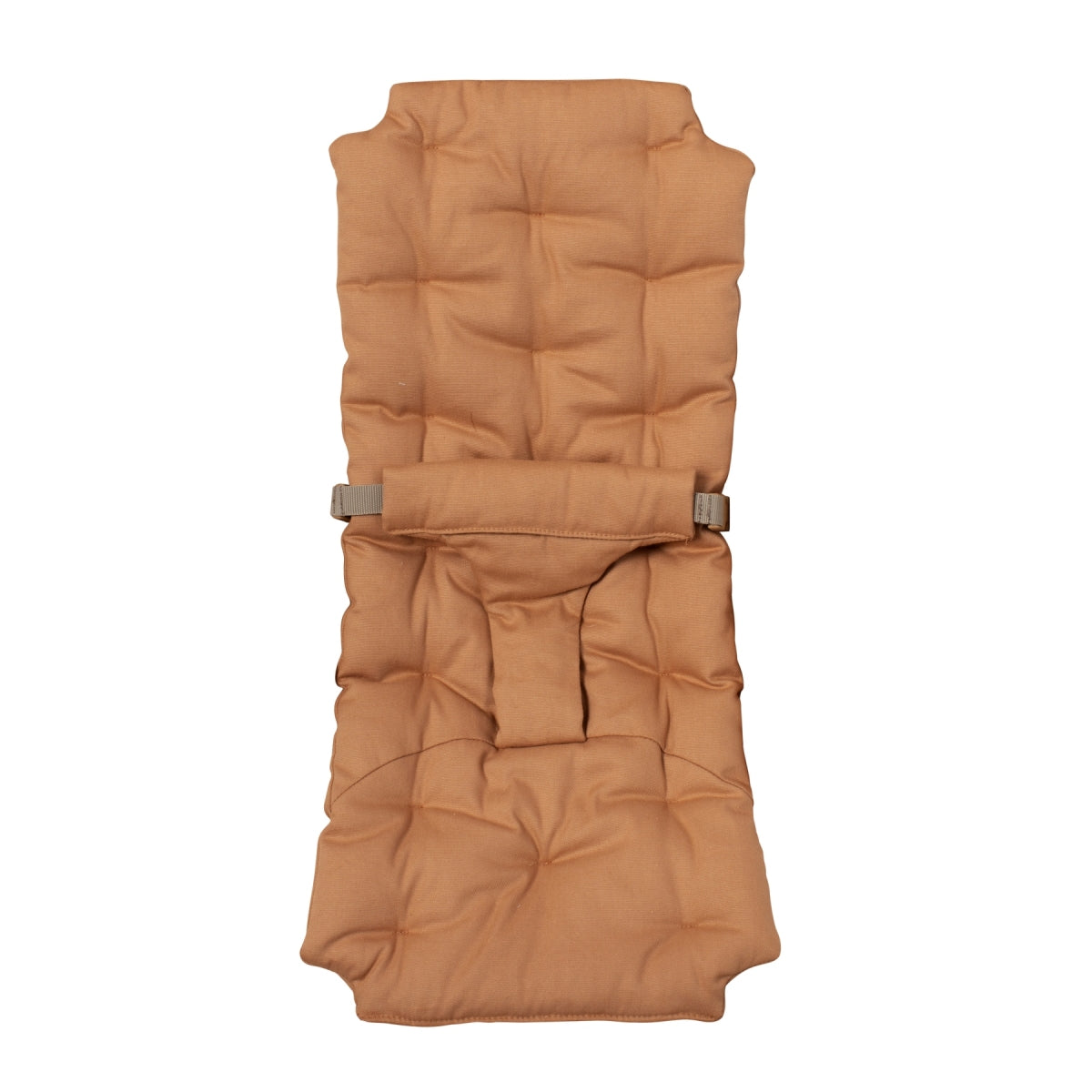 Oliver Furniture Extra Cushion Baby Rocker Caramel in een serene babykamer met natuurlijke materialen en zacht licht