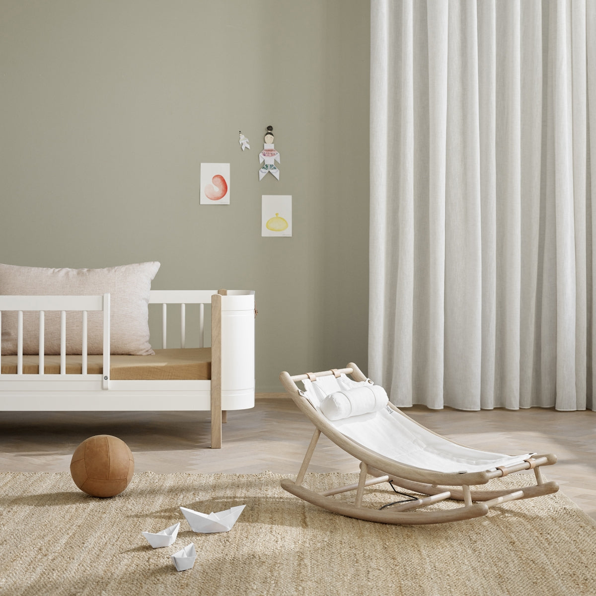 Extra Wood Toddler Seat White