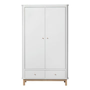 Oliver Furniture Wood Storage - Wardrobe 2 Doors White-oak in een tijdloze kinderkamer met Wood-collectie esthetiek