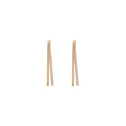 Oliver Furniture Leren Bandje Voor Kussen Shelving Unit in een Scandinavisch ingerichte kinderkamer met natuurlijke materialen