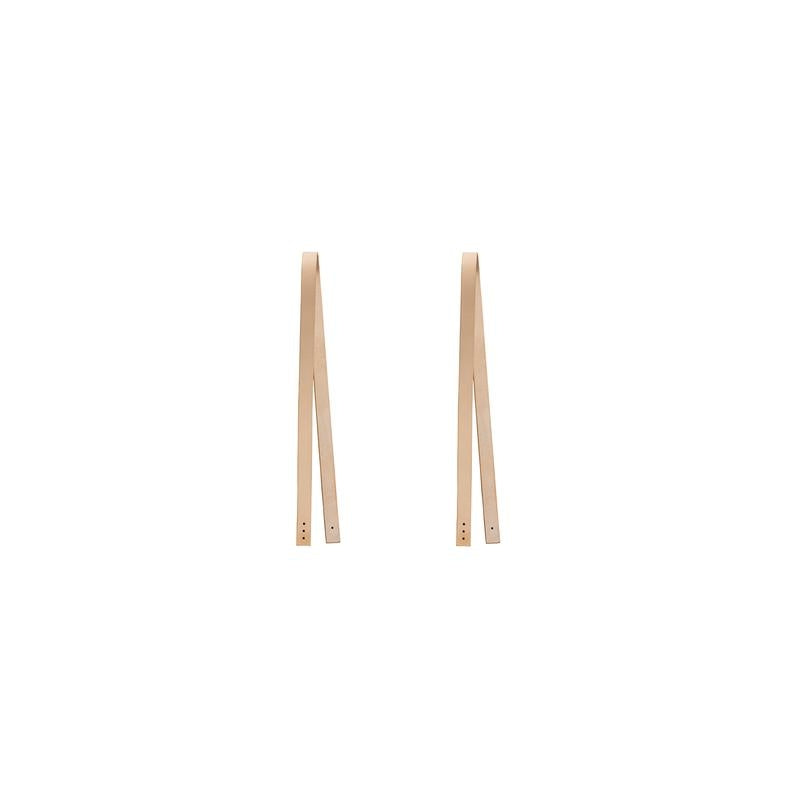 Oliver Furniture Leren Bandje Voor Kussen Shelving Unit in een Scandinavisch ingerichte kinderkamer met natuurlijke materialen