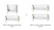 Oliver Furniture Mini+ Ledikant Sibling Kit To 2 Junior Beds-white/oak opgesteld in een lichte Scandinavische kinderkamer