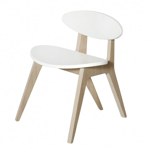 Oliver Furniture Wood Pingpong Chair White/oak in een lichte kinderkamer met klassieke Wood-collectie meubels