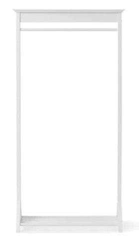 Oliver Furniture Seaside Clothes Rail 125cm in een Seaside-ingerichte kinderkamer met klassieke Scandinavische sfeer