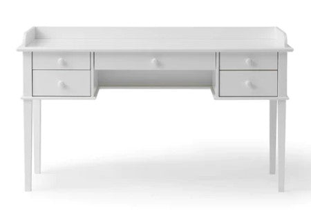 Oliver Furniture Seaside Junior Office Table White in een rustige kinderkamer met klassiek Scandinavisch design