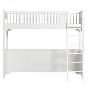 Oliver Furniture Seaside Classic Loft Bed in een Seaside-ingerichte kinderkamer met klassieke Scandinavische sfeer
