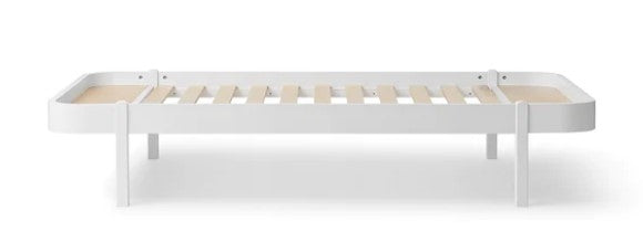 Oliver Furniture Wood Lounger 120 White in een tienerkamer met tijdloze Wood-collectie uitstraling