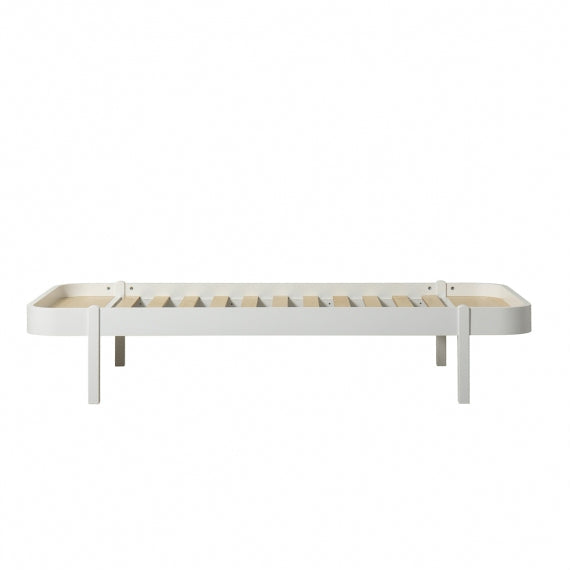 Oliver Furniture Wood Lounger 90 White in een tienerkamer met tijdloze Wood-collectie uitstraling
