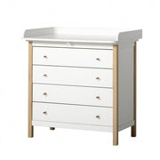 Oliver Furniture Wood Nursery Dresser 4 Drawers White/oak in een lichte babykamer met klassiek Scandinavisch design
